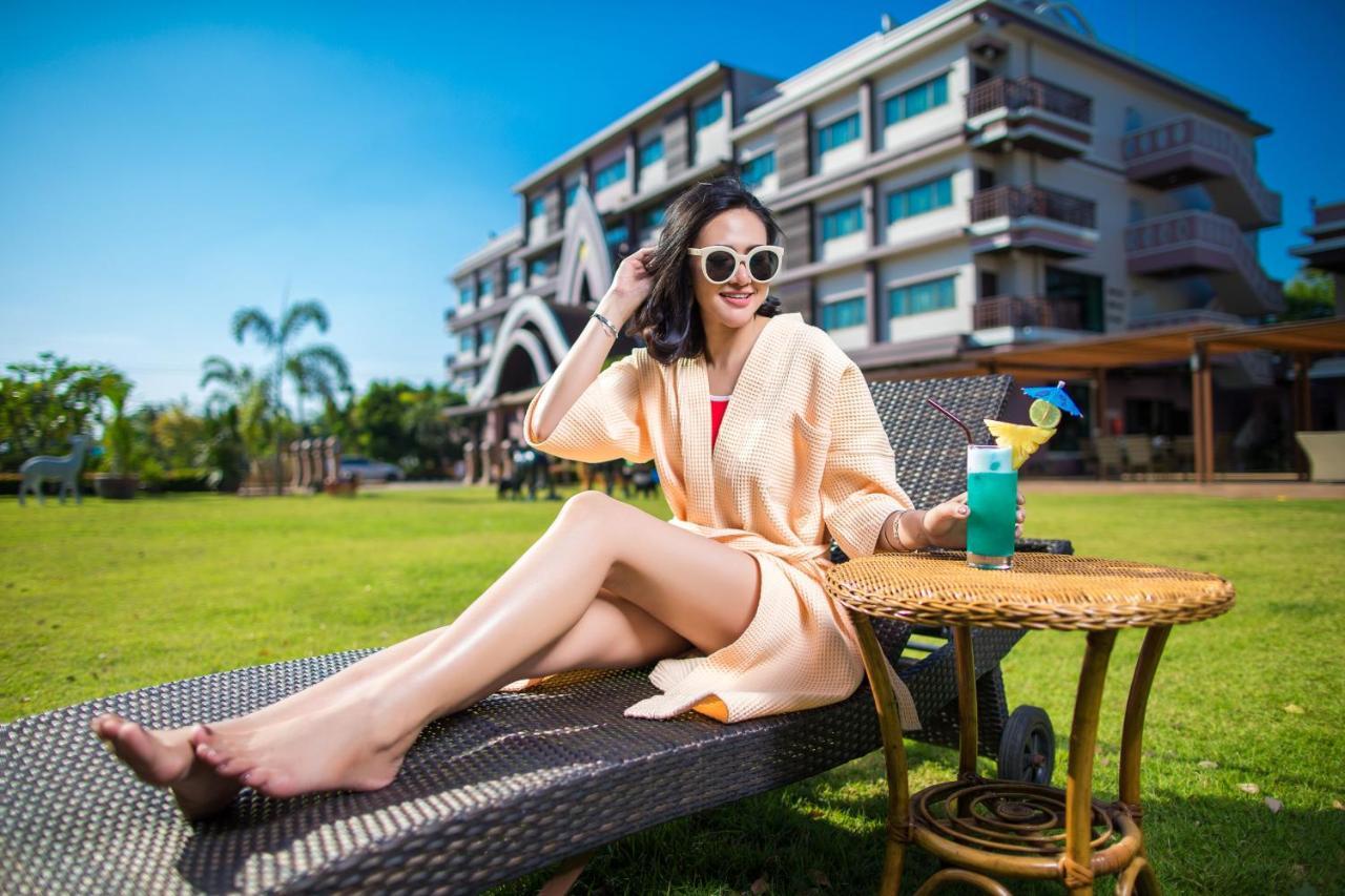 Phanomrungpuri Hotel Buriram Nang Rong Dış mekan fotoğraf